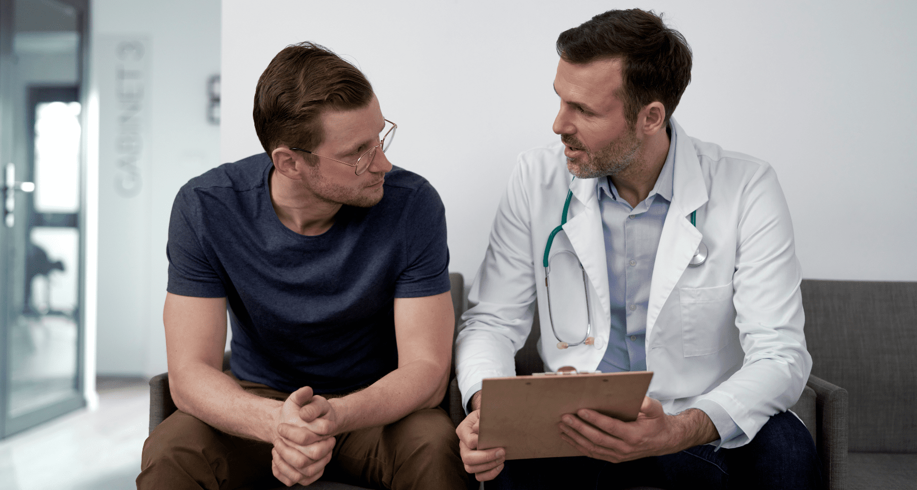 A patient talking to doctor